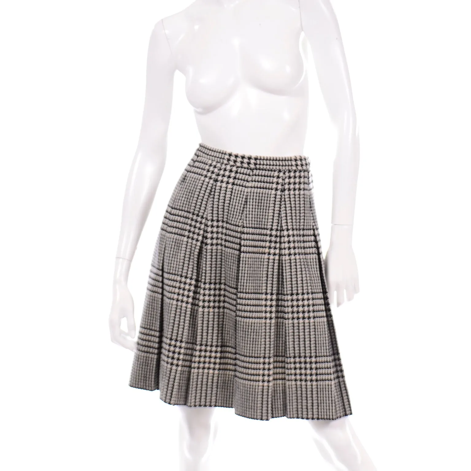 1960s Modelia Vintage Black White Houndstooth Wool 2 Pc Skirt Suit