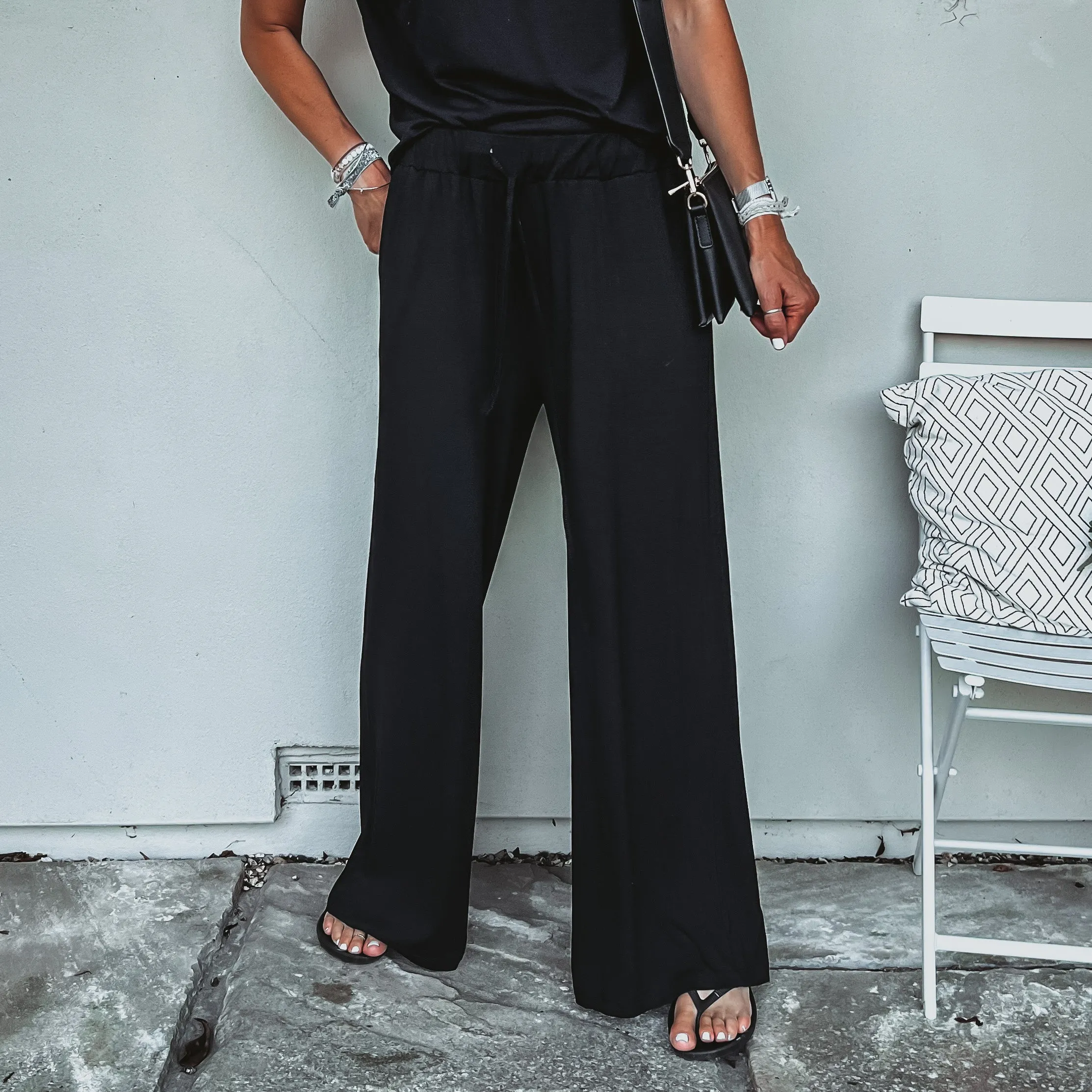 Black jersey palazzo pants *NEW*