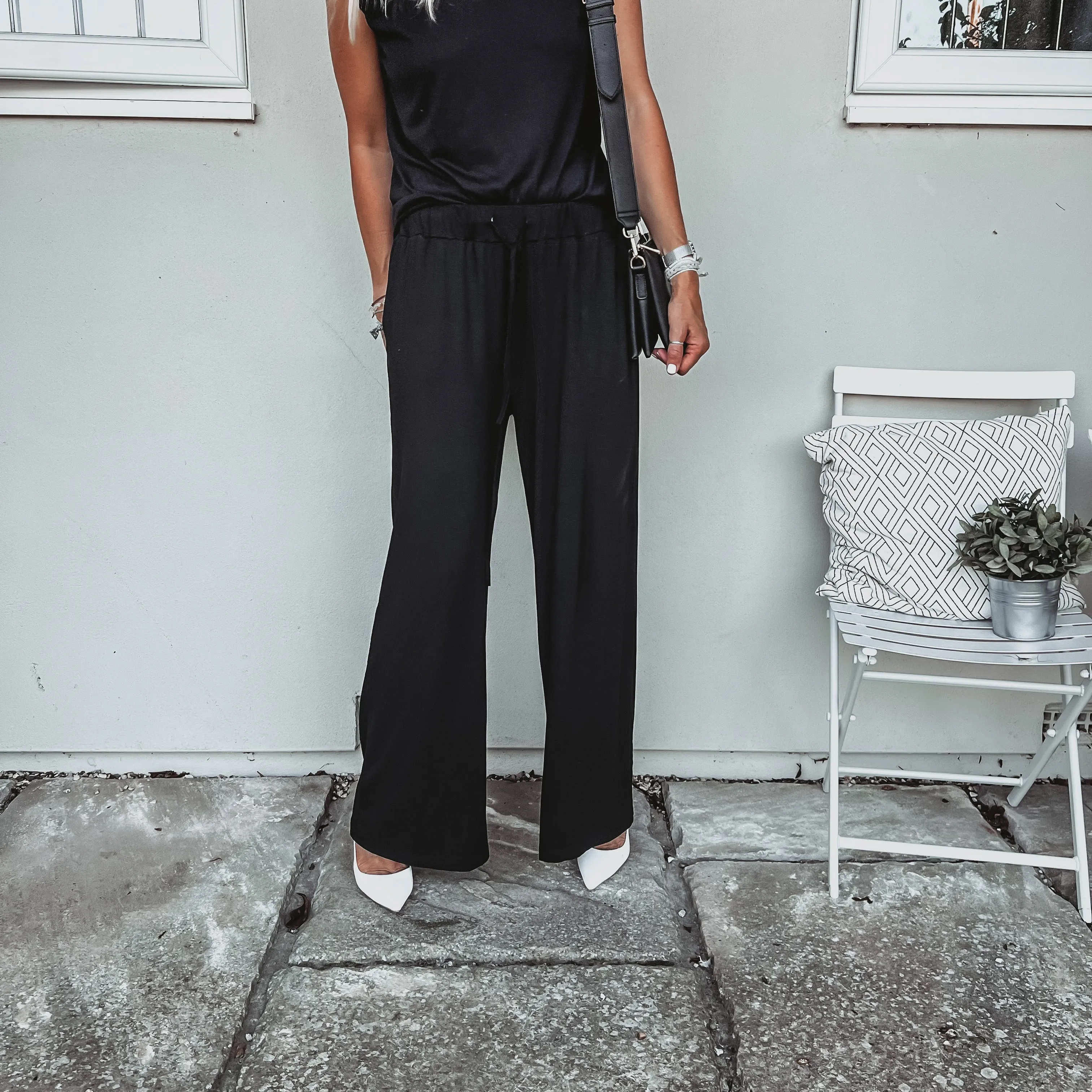 Black jersey palazzo pants *NEW*