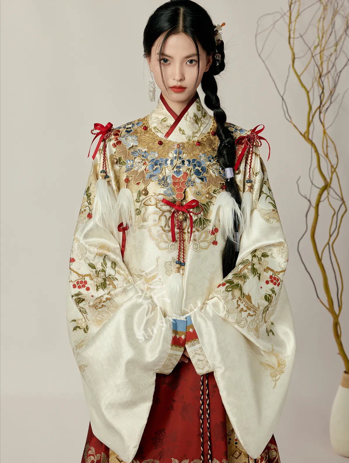 Jiuyao Jinzhi 九曜金枝 Golden Branch Ming Dynasty Jiaoling Aoqun Cloud Collar Set