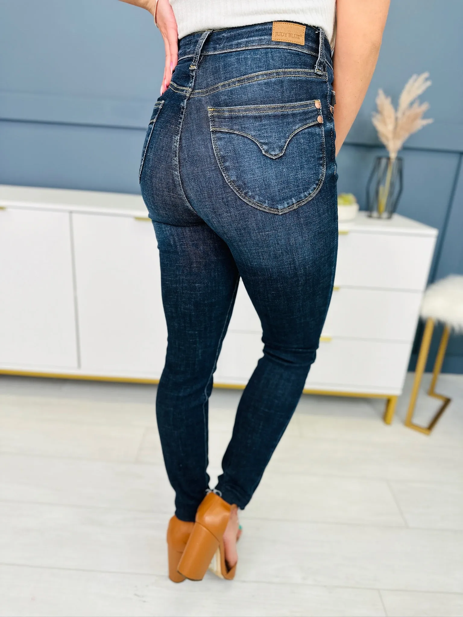 Judy Blue The Trifecta Tummy Control And Butt Lifting Skinny Jeans in REG/CURVY