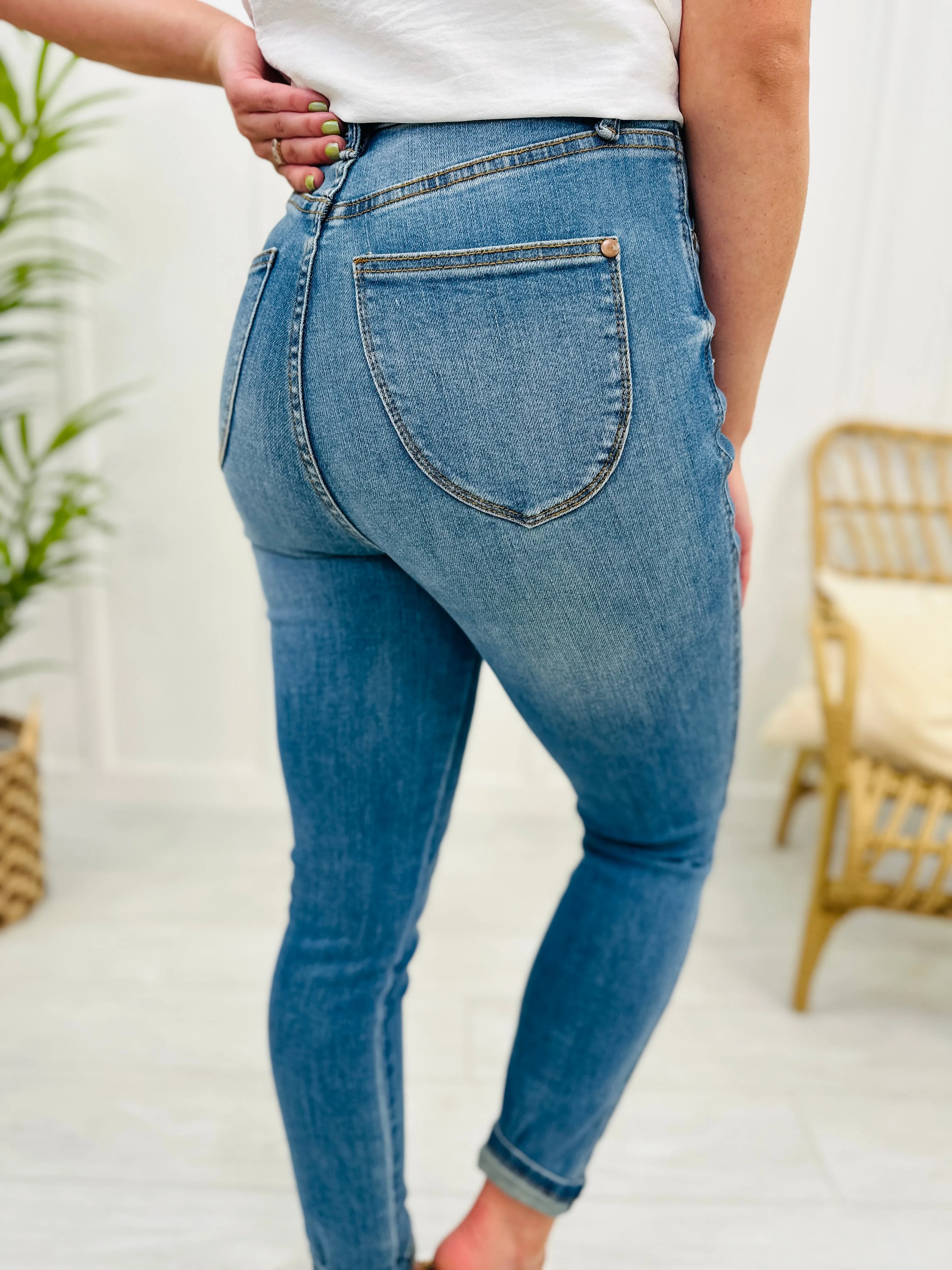 Judy Blue Triple Threat Tummy Control and Butt Lifting Skinny Jeans in REG/CURVY