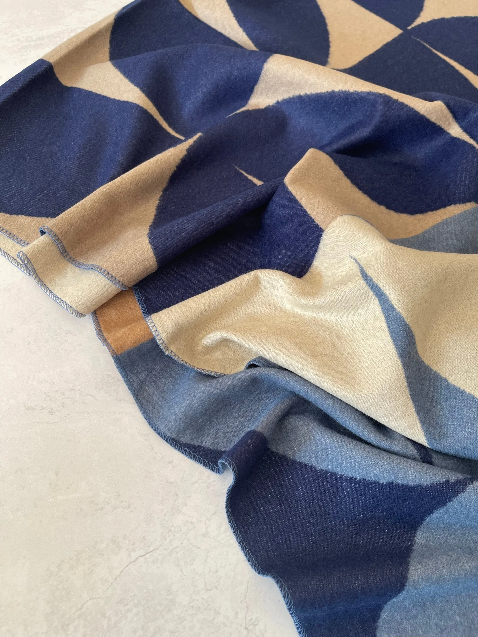 LARGE BLUE CASHMERE RETRO PRINT REVERSIBLE WINTER SHAWL BLANKET SCARF