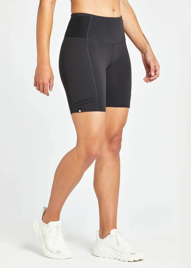 Oiselle | Mid Length Pocket Jogger Shorts | Women's | Black