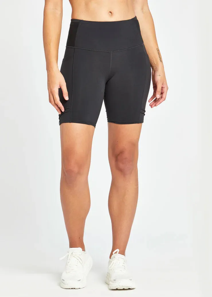 Oiselle | Mid Length Pocket Jogger Shorts | Women's | Black