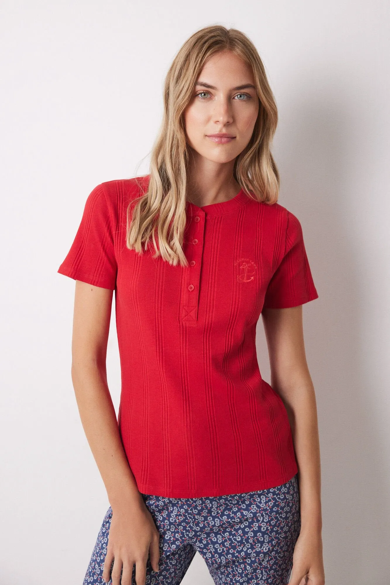 Red short sleeve cotton t-shirt