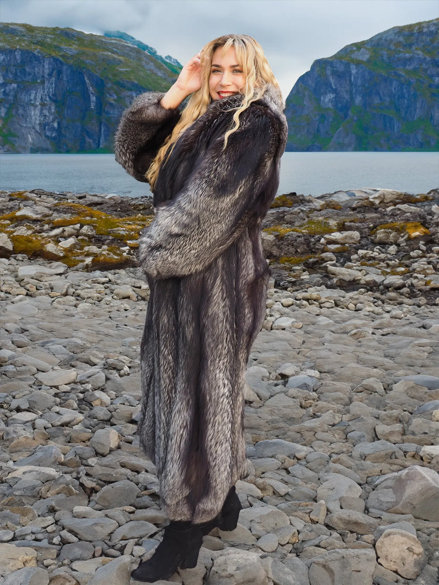 Silver Fox Fur Coat Brand New Stunning 52" Long M