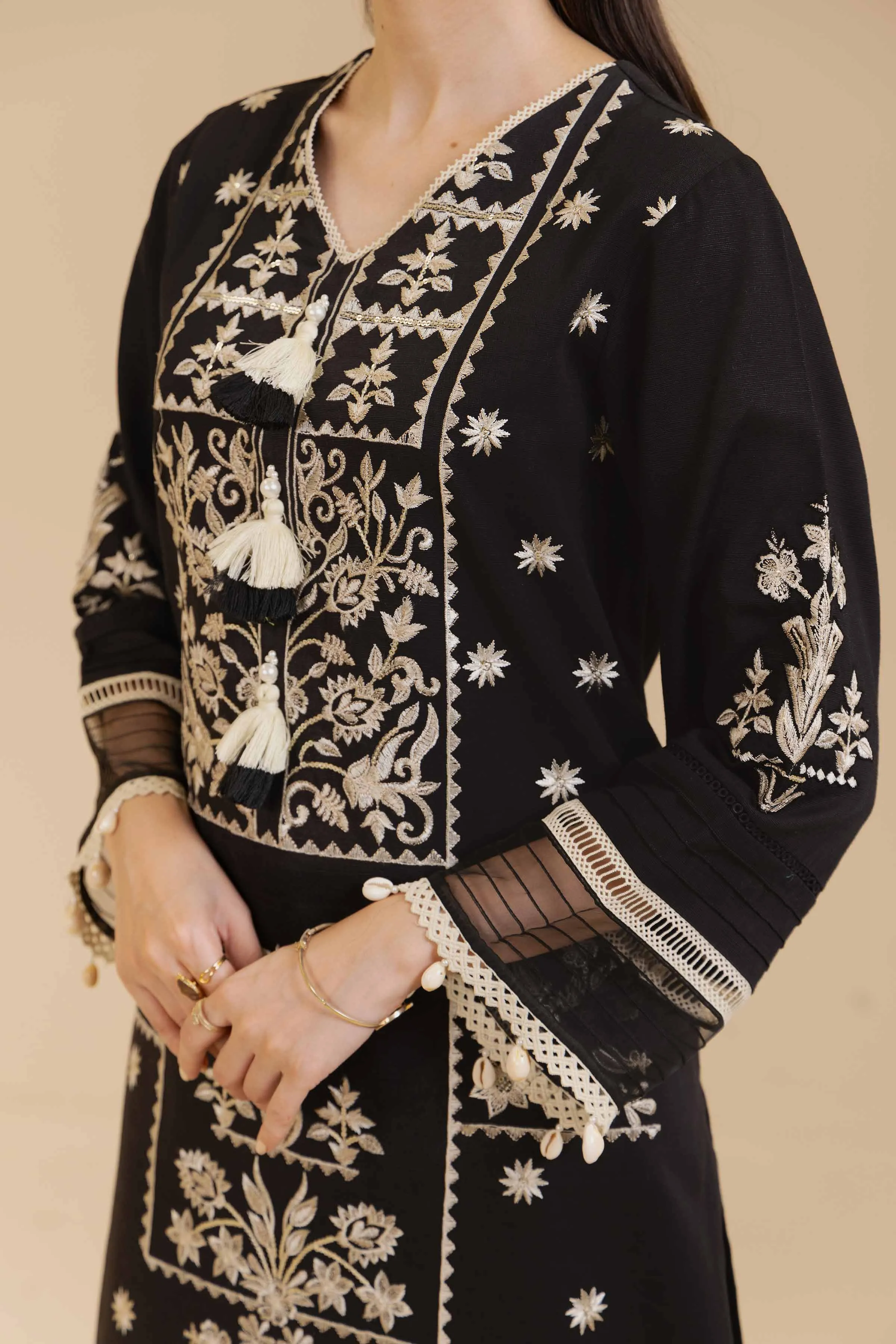 Unstitched Winter'24 - 3 Piece - Embroidered Suit - 42404600