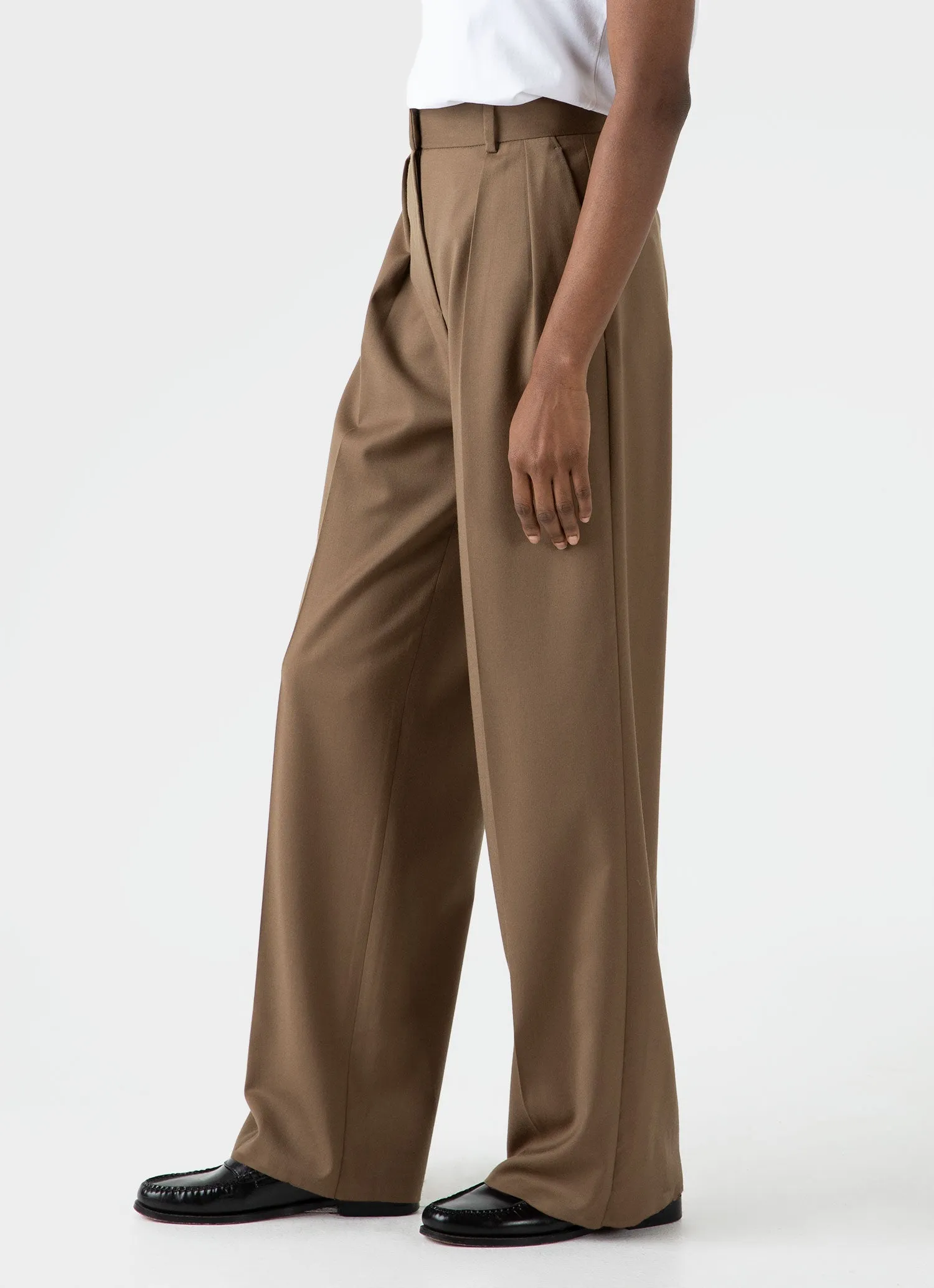 Women's Pleated Wool Trouser in Dark Camel