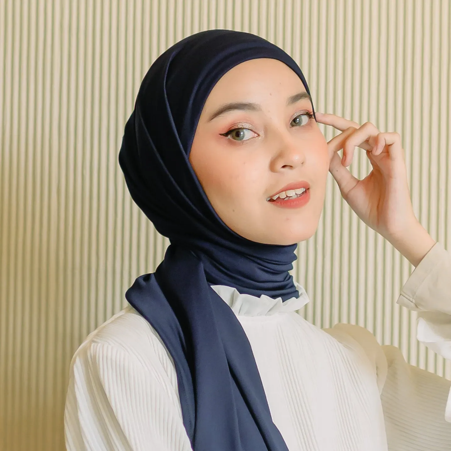 Yara Shawl Navy